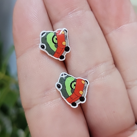 💥LAST PAIR💥 Driving Frog Stud Earrings - Picture 3 of 4